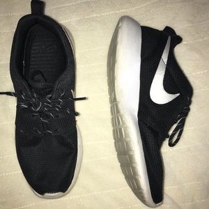 Nike Women’s Roshe